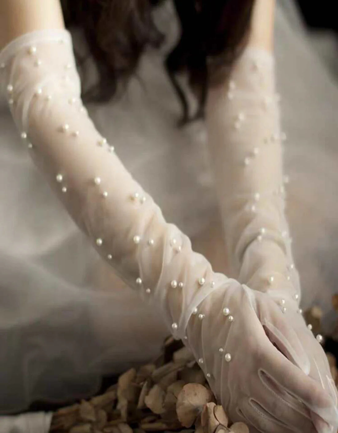 Pearl Detailed Tulle Gloves